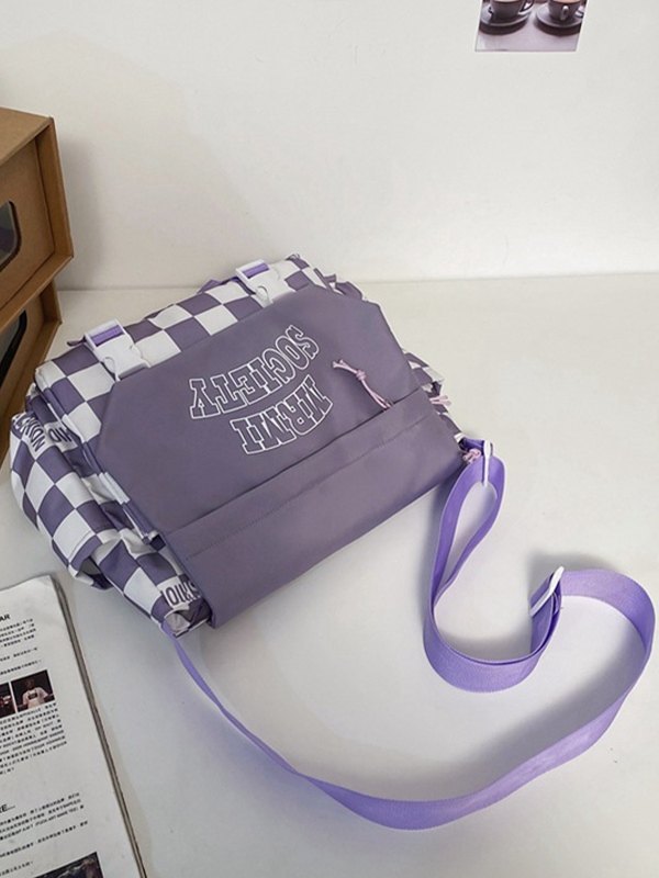 Umhängetasche aus kariertem Nylon mit Schnallenriemen-1